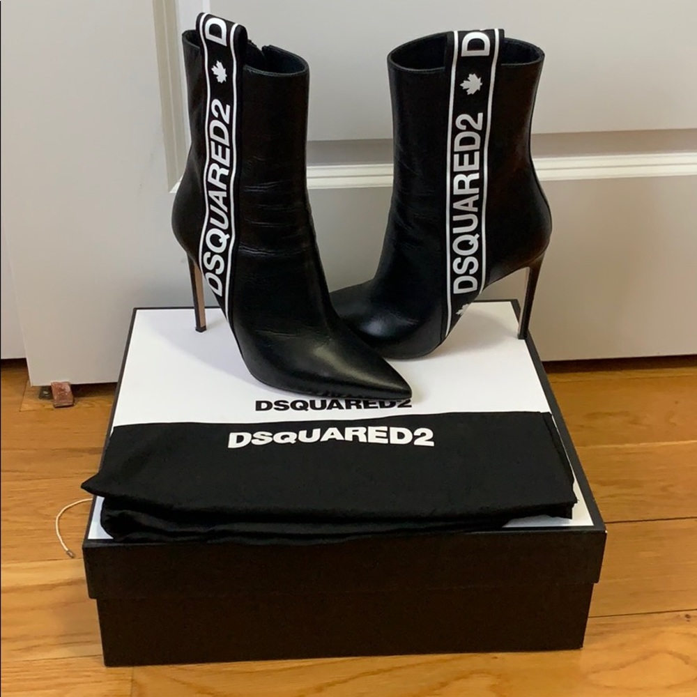 DSQUARED ANKLE BOOTS. Size 39EU